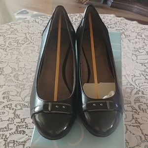 Womens black dress shoes